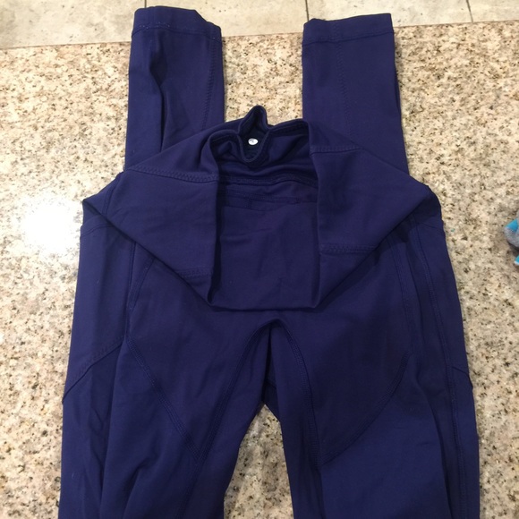 Lululemon pants - Picture 2 of 4