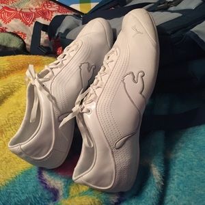 White puma shoes