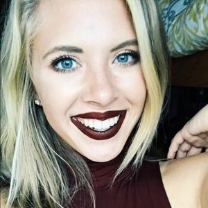 Meet your Posher, Elyse