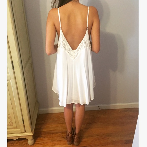 White LF dress with lace details - Picture 2 of 4