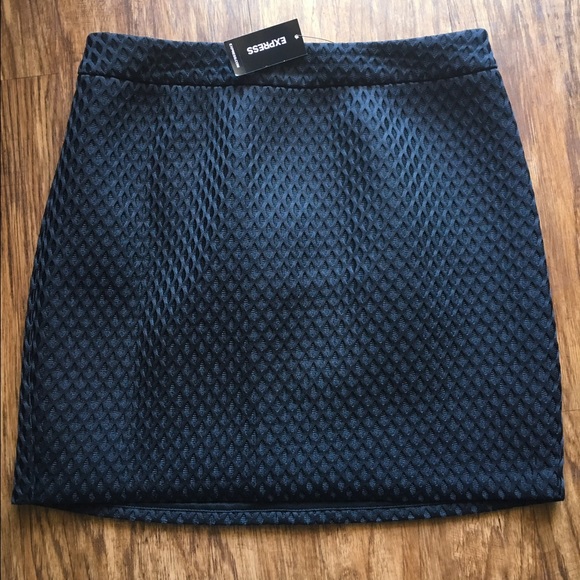 😍NWT Express Skirt😍