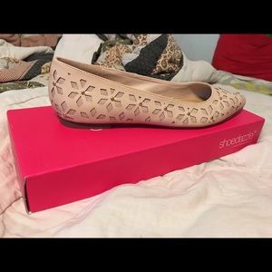 Shoedazzle nude flats