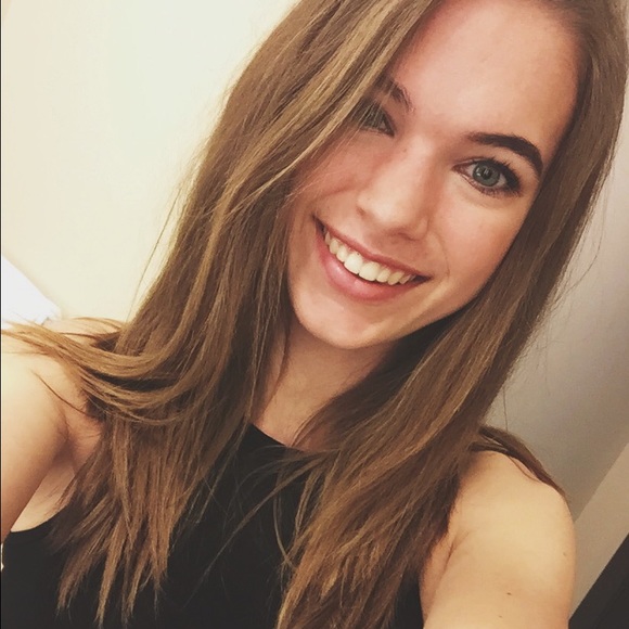 Meet your Posher, Emma - Picture 1 of 1