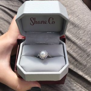 14k white gold ring with natural Pearl