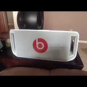 Beats by dre portable speaker