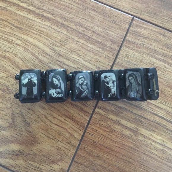 Bracelet - Picture 1 of 3