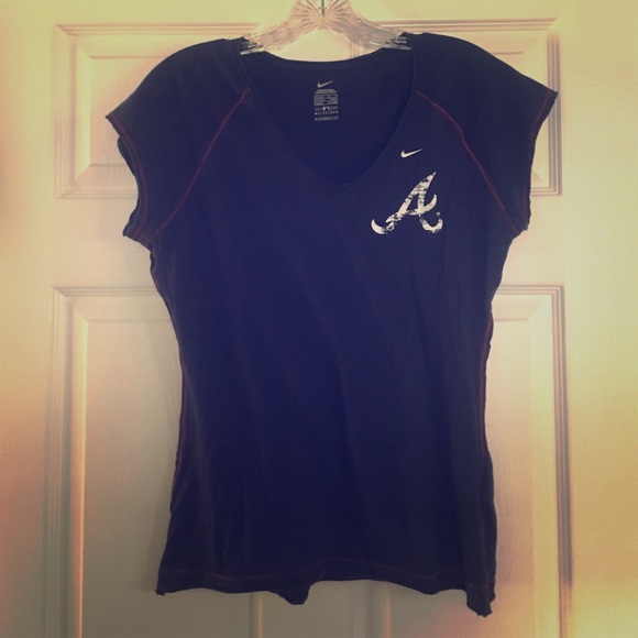 Nike Atlanta Braves shirt 👚 NWOT