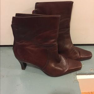 Unisa leather boots