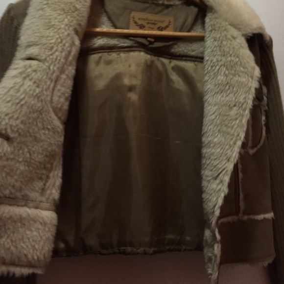 Brown suede cropped jacket - Picture 3 of 3