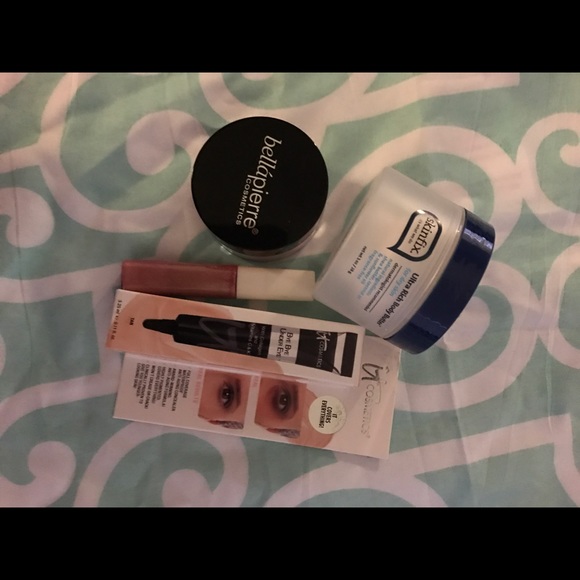 Make up - Picture 3 of 4