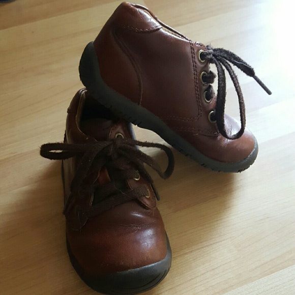 Boys shoes 5 toddler wide
