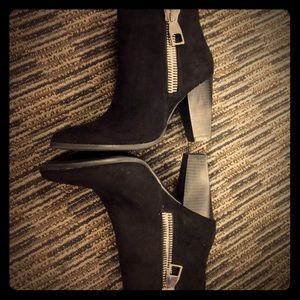 NWOT beautiful Express suede boots~
