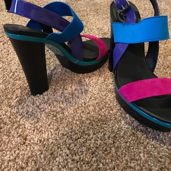Platforms very colorful