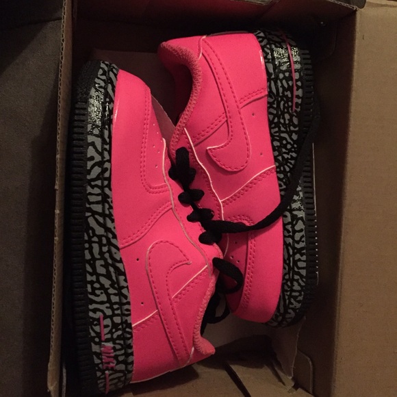 7c exclusive Pink Airforce ones