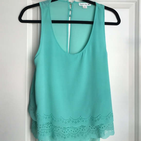 Teal top!