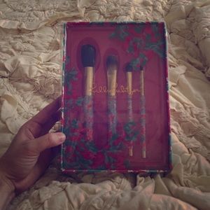 Lilly Pulitzer makeup brushes