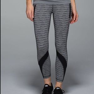 FOUND✔️ISO textured wave inspire tights