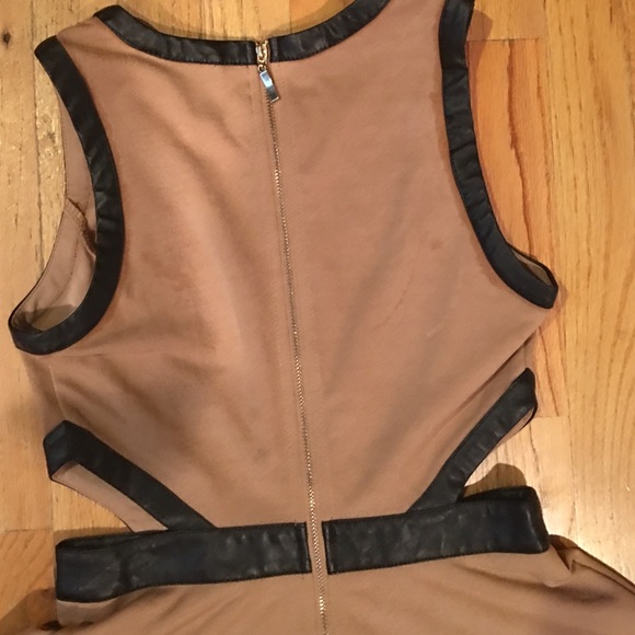 Dress - Picture 3 of 4