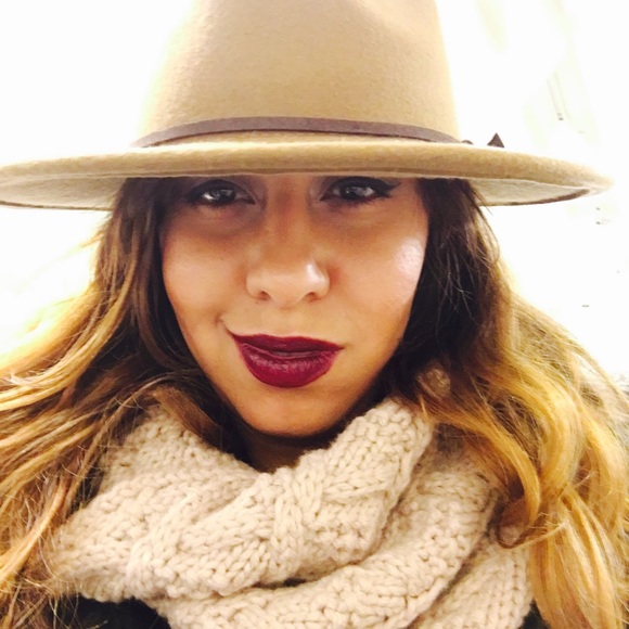 Meet your Posher, Valerie