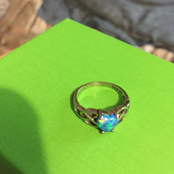 Ring - Picture 2 of 2