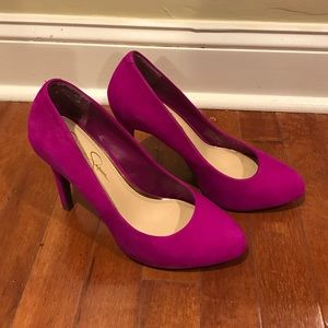 Jessica Simpson pumps