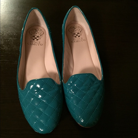 Turquoise Vince Camuto leather flats!