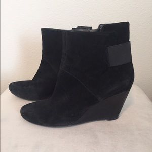 ♠️Black Suede Booties♠️