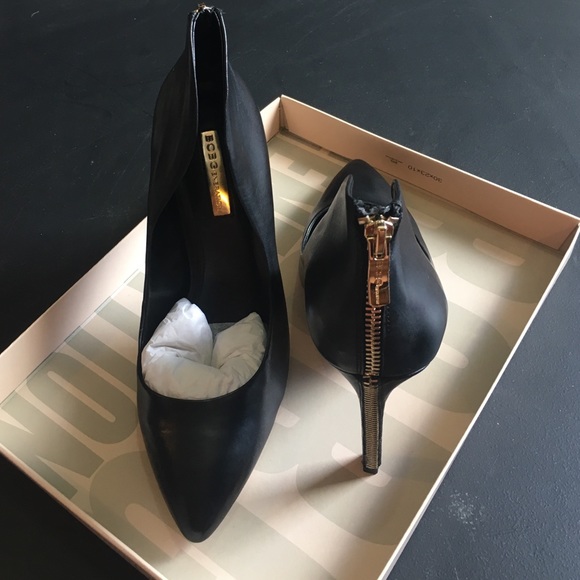 Head turning BCBGMAXAZRIA pumps