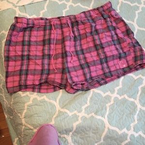 Life is good leap short flannel plaid