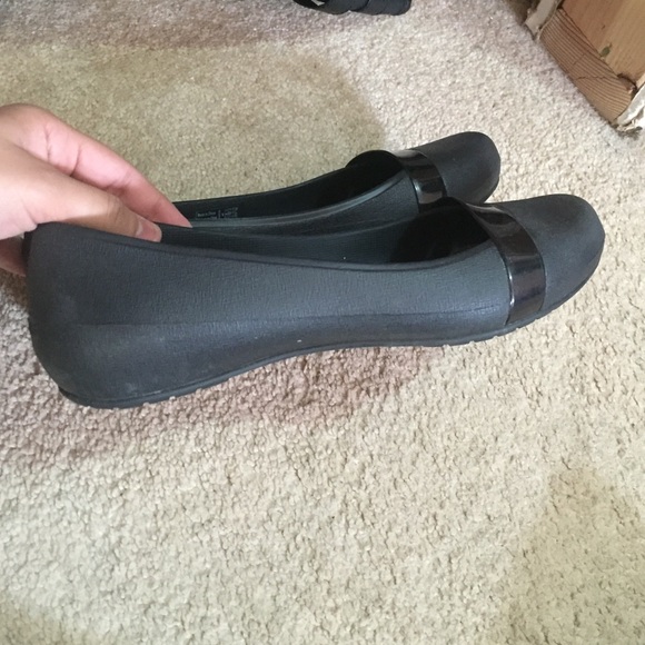 black flats (CROCS)