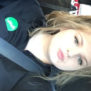 Meet your Posher, Katelynn