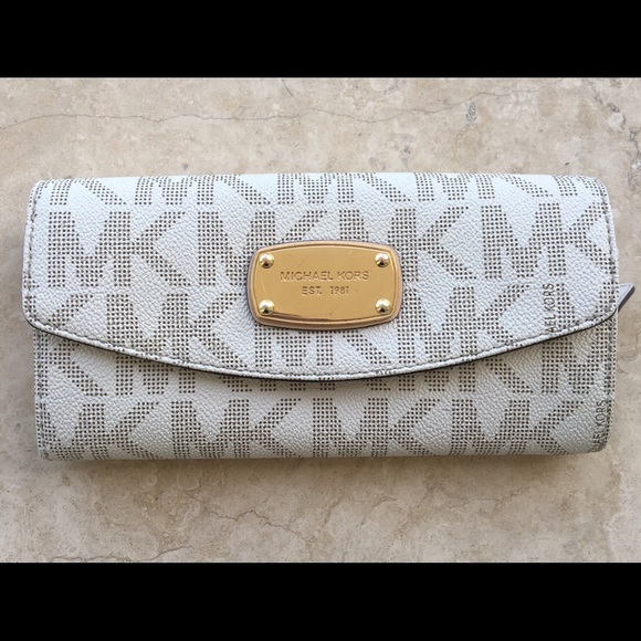 Michael Kors Clutch Wallet