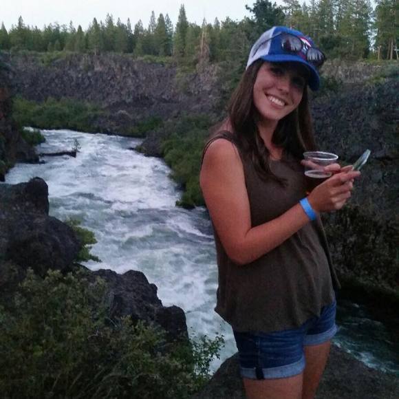 Meet your Posher, Maeghan