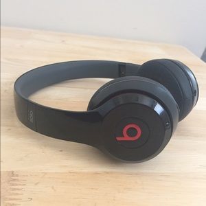 Beats Solo2 Wireless Headphones
