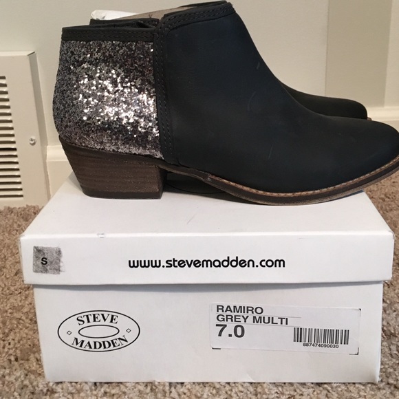 Steve Madden black booties size 7 brand new