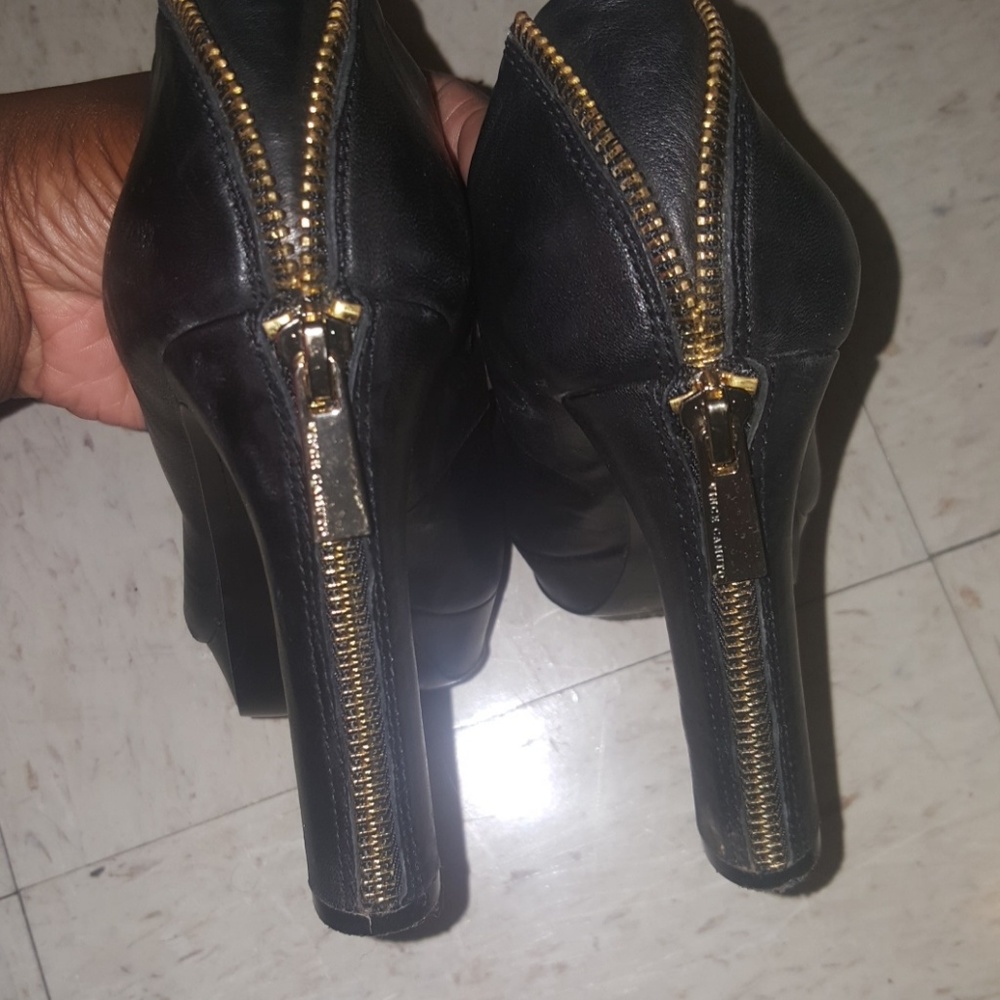 Vince Camuto Black Pumps Size 8