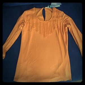 BNWT. Size medium orange shirt by Daniel Rainn