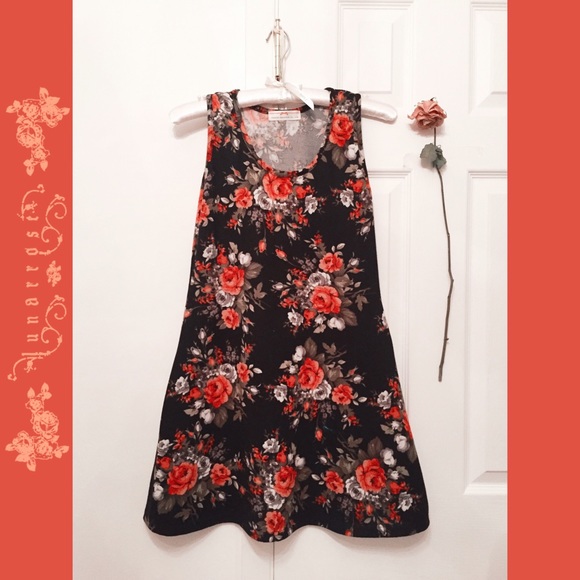 { roses knit mini dress } - Picture 4 of 4