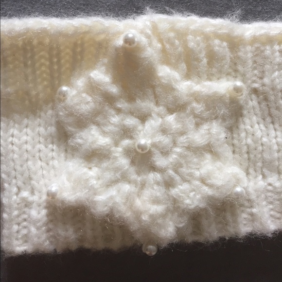 Ear band - Picture 2 of 2