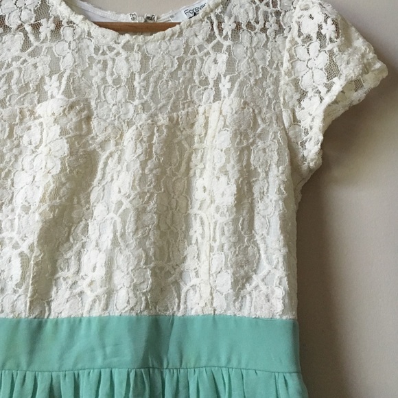 Ivory lace and mint chiffon dress - Picture 2 of 3