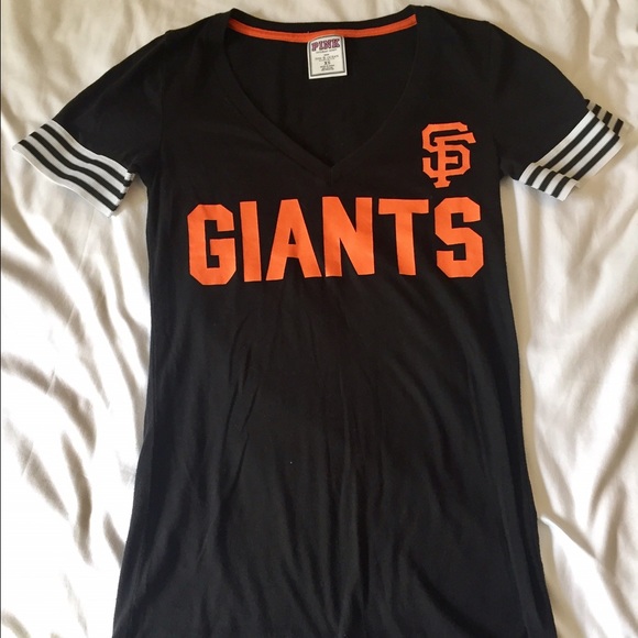 VS PINK SF Giants V-Neck T-Shirt