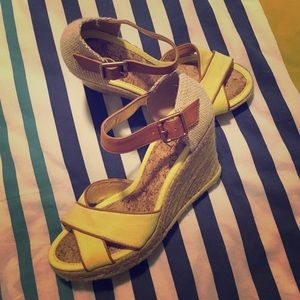 LOFT wedges size 7 in Lemonade! FINAL PRICE!