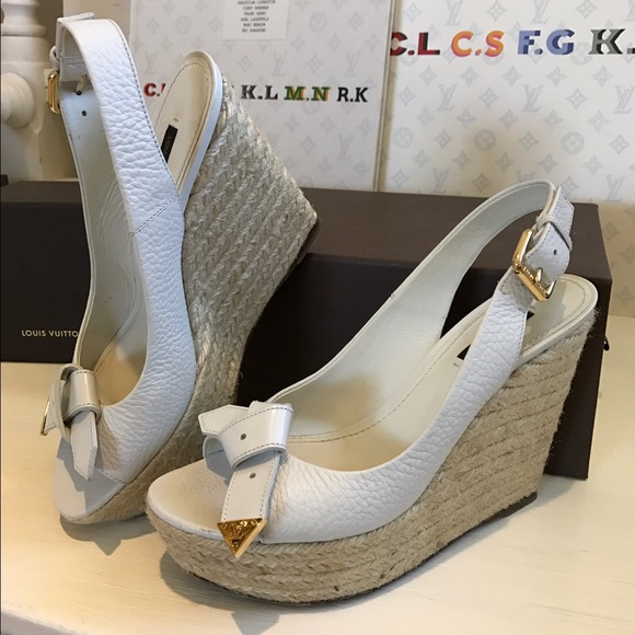 ❗️❗️AUTHENTIC LOUIE VUITTON WEDGES❗️❗️