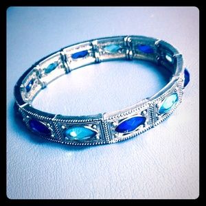 Gorgeous Brighton two blue toned gem bracelet 👀