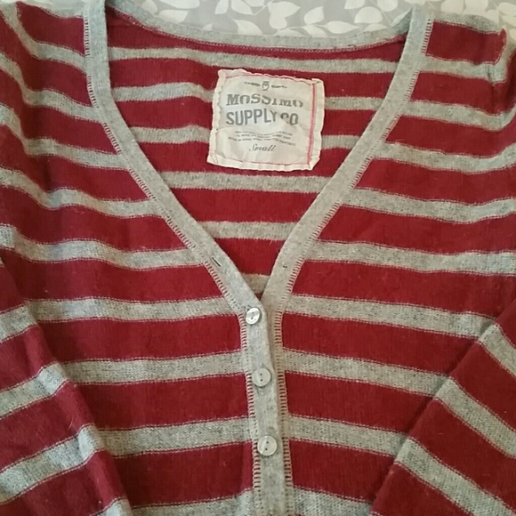 MOSSIMO l/s burgundy/gray sweater - Picture 2 of 4