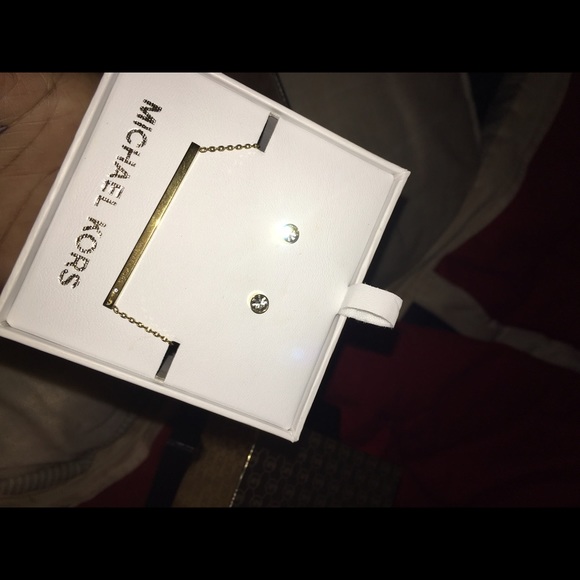 Michael kors necklace and earrings - Picture 2 of 2