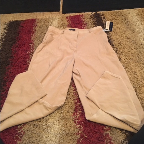 IVY stretch tan pants. 👖✨👖 - Picture 1 of 3