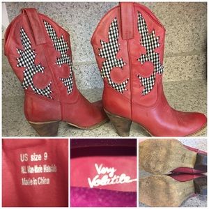 Very volatile Boot. Women's size 9.