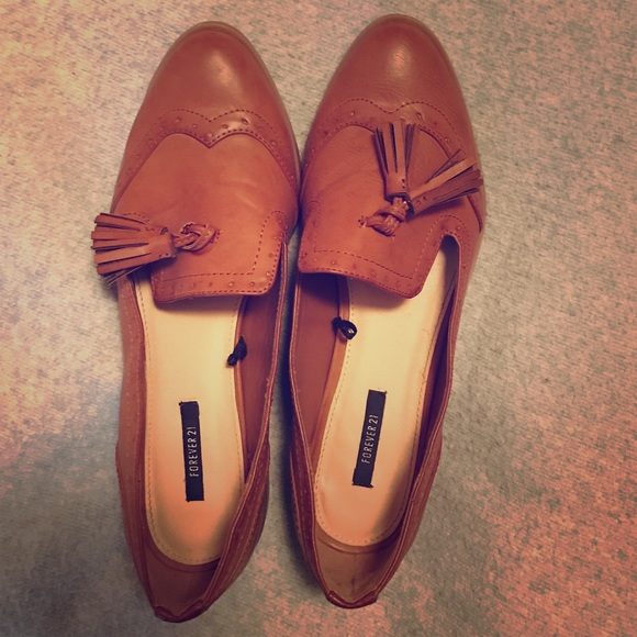 Tan oxford flats
