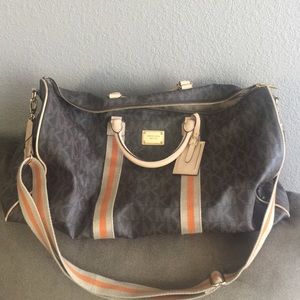 Final Sale!!!Authentic Michael kors duffle bag